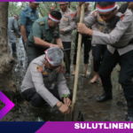 Polri Lestarikan Negeri, Polda Sulut dan Jajaran Tanam 16.850 Bibit Pohon di 32 Titik Polri Lestarikan Negeri, Polda Sulut dan Jajaran Tanam 16.850 Bibit Pohon di 32 Titik