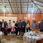 Perayaan Hari Ketupat, Caroll Senduk dan Sendy Rumajar Pererat Silaturahmi di Kediaman Herson Ali Raemah