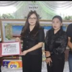 Melayat ke Rumah Duka, Wawali SR Serahkan Santunan BPJS Rp42 Juta